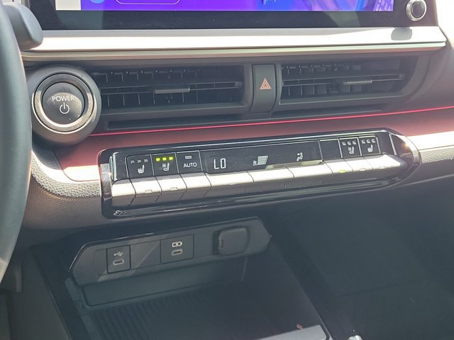 Used 2024 Toyota Prius Prime Premium w/ Advanced Technology Package FWD image 26