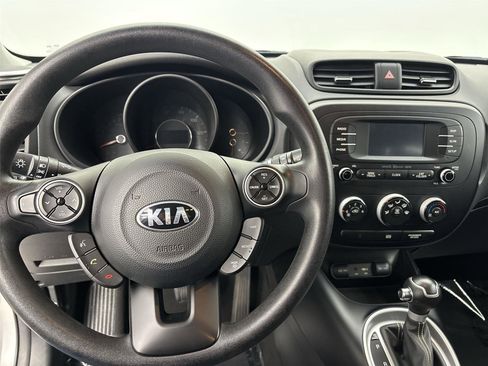 Used 2016 Kia Soul + image 22