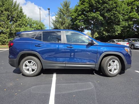 Used 2023 GMC Terrain SLE FWD image 18