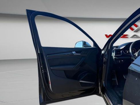 Used 2018 Audi SQ5 Prestige w/ Prestige Package image 10