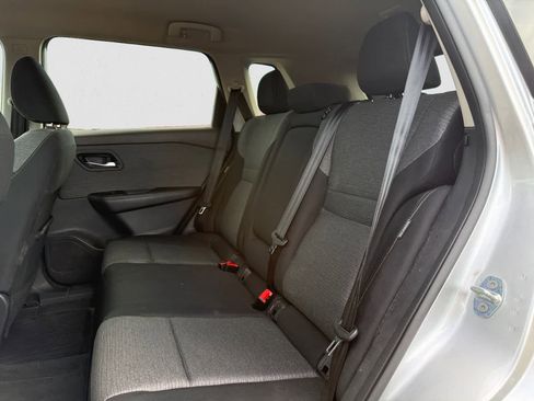 Used 2022 Nissan Rogue SV image 15