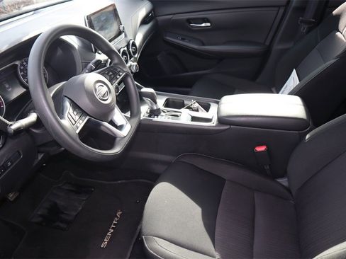 Certified 2025 Nissan Sentra SV image 17