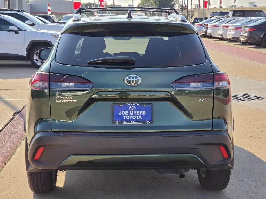 Used 2026 Toyota Corolla Cross LE FWD image 8