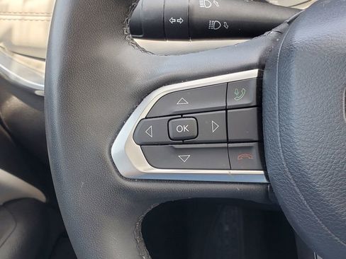 Used 2023 Jeep Compass Limited w/ Sun and Sound Group AWD/4WD image 16