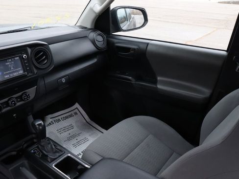 Used 2017 Toyota Tacoma 4x4 Access Cab image 13