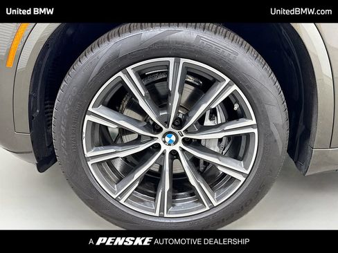 Used 2026 BMW X5 xDrive40i w/ M Sport Package AWD/4WD image 2