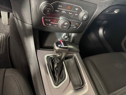 Used 2019 Dodge Charger R/T RWD image 17
