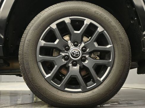 Used 2024 Toyota Sequoia Platinum image 9