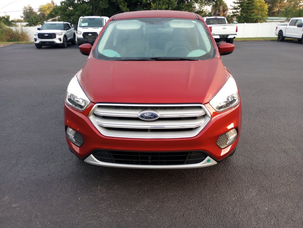 Certified 2019 Ford Escape SE FWD image 2