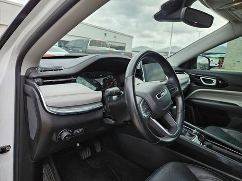 Used 2022 Jeep Compass Limited image 10