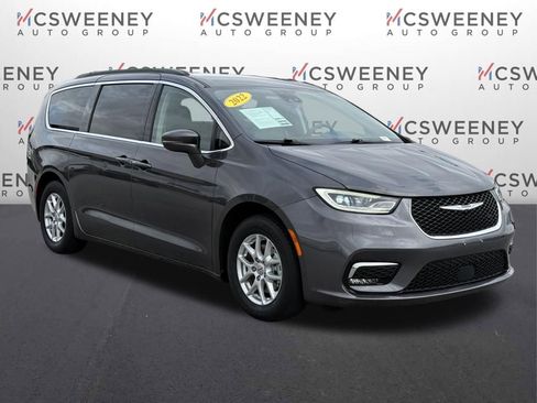 Used 2022 Chrysler Pacifica Touring-L image 7
