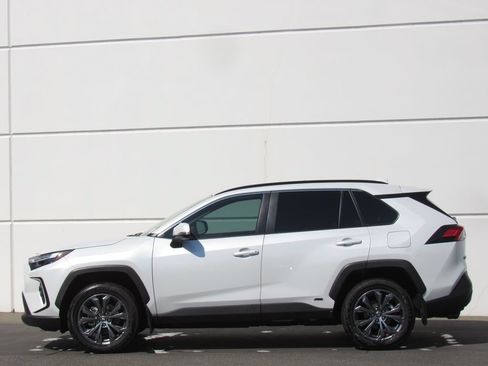 Used 2025 Toyota RAV4 XLE Premium w/ Weather Package AWD/4WD image 4