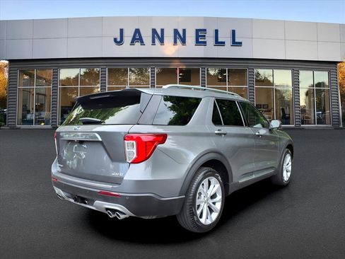 Used 2023 Ford Explorer Platinum w/ Technology Package image 5