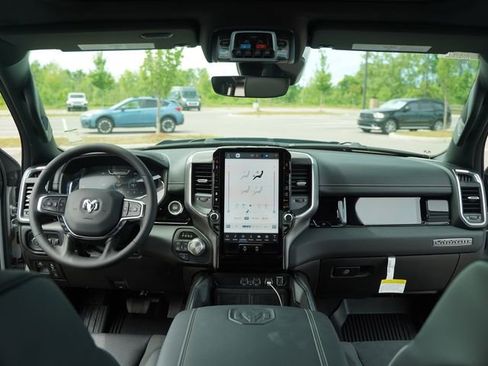 New 2026 RAM 1500 Laramie AWD/4WD image 24