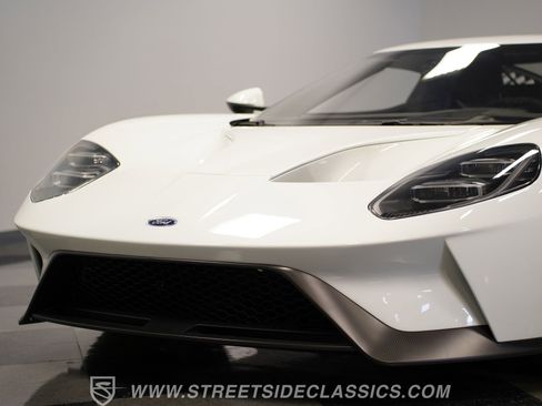 Used 2017 Ford GT RWD image 21
