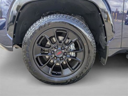 Used 2025 Toyota Tundra Platinum w/ TRD Off-Road Package AWD/4WD image 26