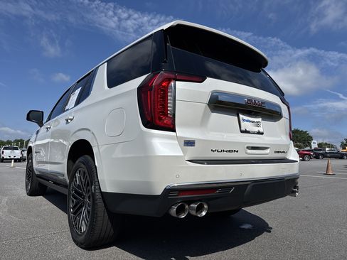 Used 2021 GMC Yukon Denali AWD/4WD image 8
