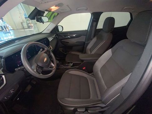 Used 2024 Chevrolet TrailBlazer LT FWD image 24