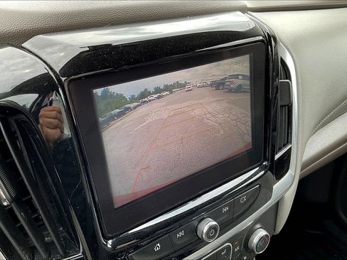 Used 2019 Chevrolet Traverse LT FWD image 14