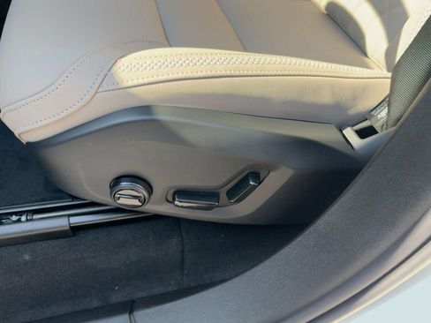 New 2026 Volvo XC90 T8 Plus w/ Protection Package Premier image 13