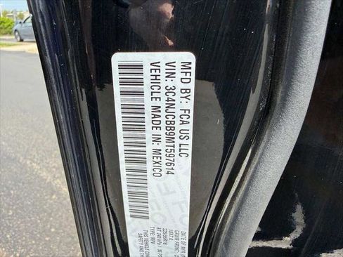 Certified 2021 Jeep Compass Latitude w/ Sun and Sound Group FWD image 34