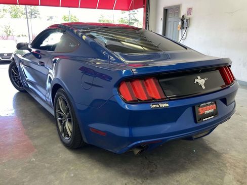 Used 2017 Ford Mustang Coupe image 5