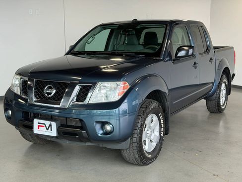 Used 2013 Nissan Frontier SV w/ SV Value Truck Pkg AWD/4WD image 3
