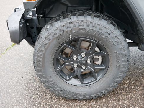 Used 2025 Jeep Wrangler Unlimited Sport AWD/4WD image 8
