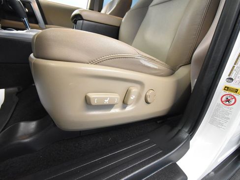 Used 2018 Toyota 4Runner 4WD image 6