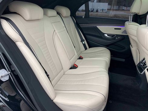 Used 2020 Mercedes-Benz S 560 Sedan image 4