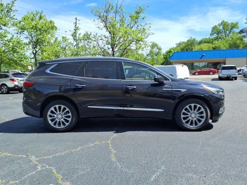 Used 2020 Buick Enclave Premium w/ Sun and Sites Package image 2