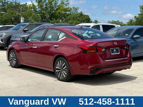 Used 2023 Nissan Altima 2.5 SV FWD image 5