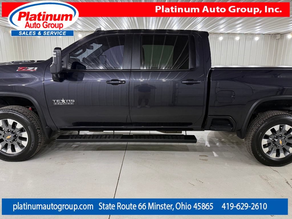 Used 2024 Chevrolet Silverado 2500 LT w/ Texas Edition AWD/4WD image 2