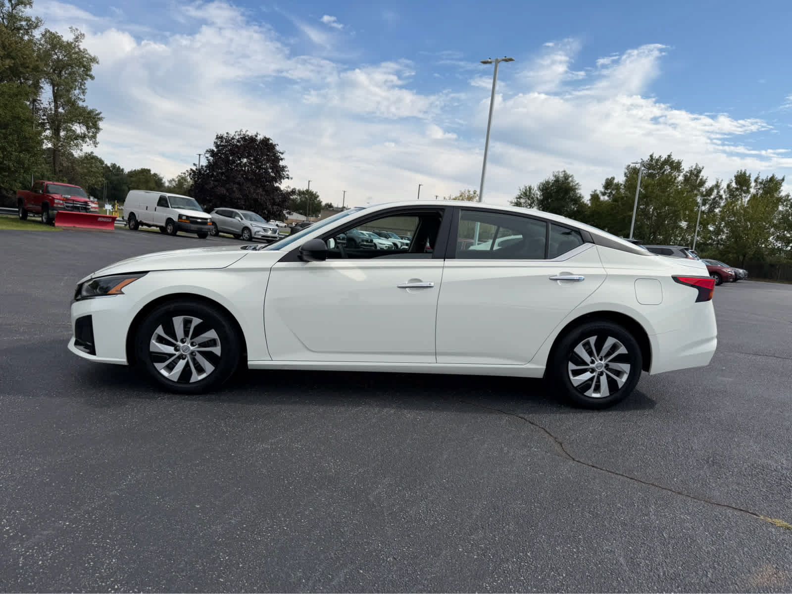 Used 2025 Nissan Altima 2.5 S FWD image 4