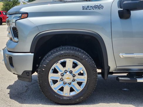 Certified 2024 Chevrolet Silverado 2500 High Country w/ High Country Premium Package AWD/4WD image 9