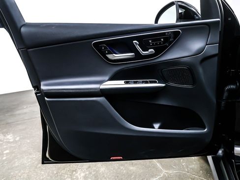 Certified 2025 Mercedes-Benz GLC 300 image 23