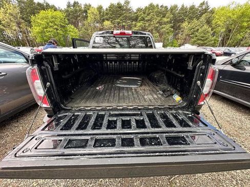 Used 2017 GMC Canyon SLT w/ Driver Alert Package AWD/4WD image 15