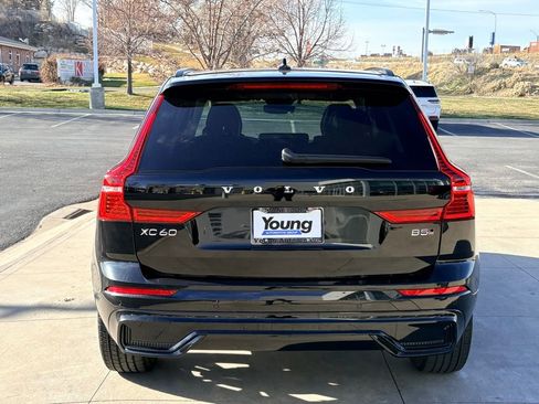 Used 2024 Volvo XC60 B5 Plus image 4