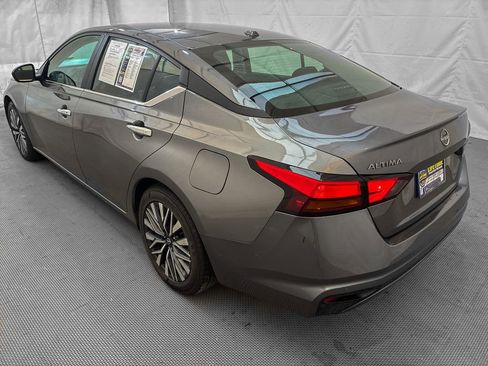 Used 2025 Nissan Altima 2.5 SV FWD image 5