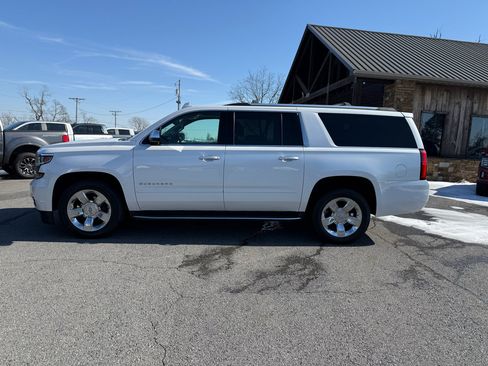 Used 2019 Chevrolet Suburban Premier image 3