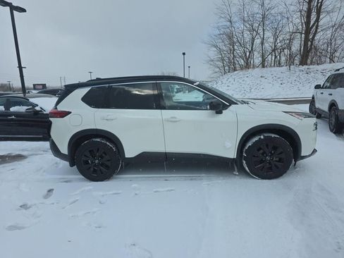 Certified 2023 Nissan Rogue SV w/ SV Premium B Package image 3