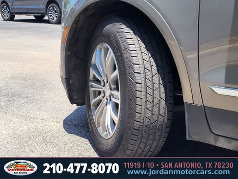 Used 2017 Cadillac XT5 Luxury w/ Driver Awareness Package FWD image 32