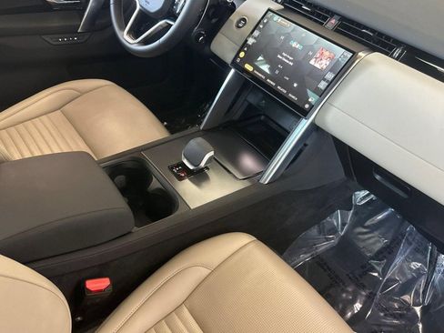Certified 2025 Land Rover Discovery Sport S AWD/4WD image 33