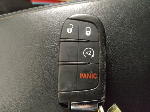 Used 2018 Jeep Compass Latitude w/ Cold Weather Group AWD/4WD image 32