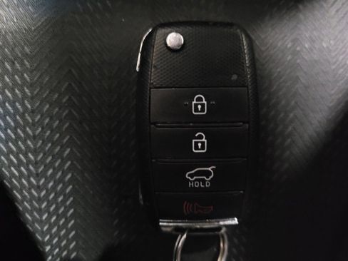Used 2020 Kia Sportage LX image 32
