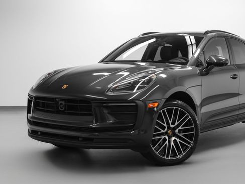 Certified 2026 Porsche Macan AWD/4WD image 7