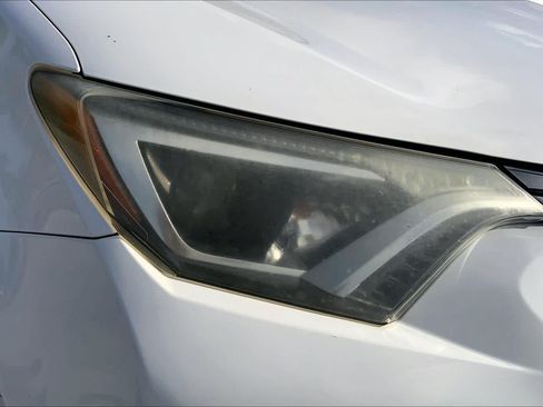 Used 2018 Toyota RAV4 XLE FWD image 27