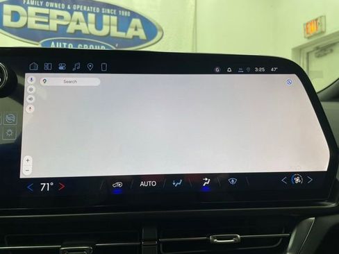 New 2026 Chevrolet Equinox EV LT image 4