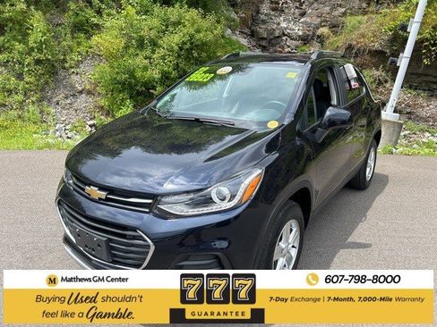 Certified 2022 Chevrolet Trax LT w/ LT Convenience Package image 1