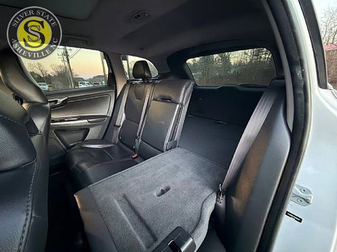 Used 2016 Volvo XC60 T5 Premier image 15